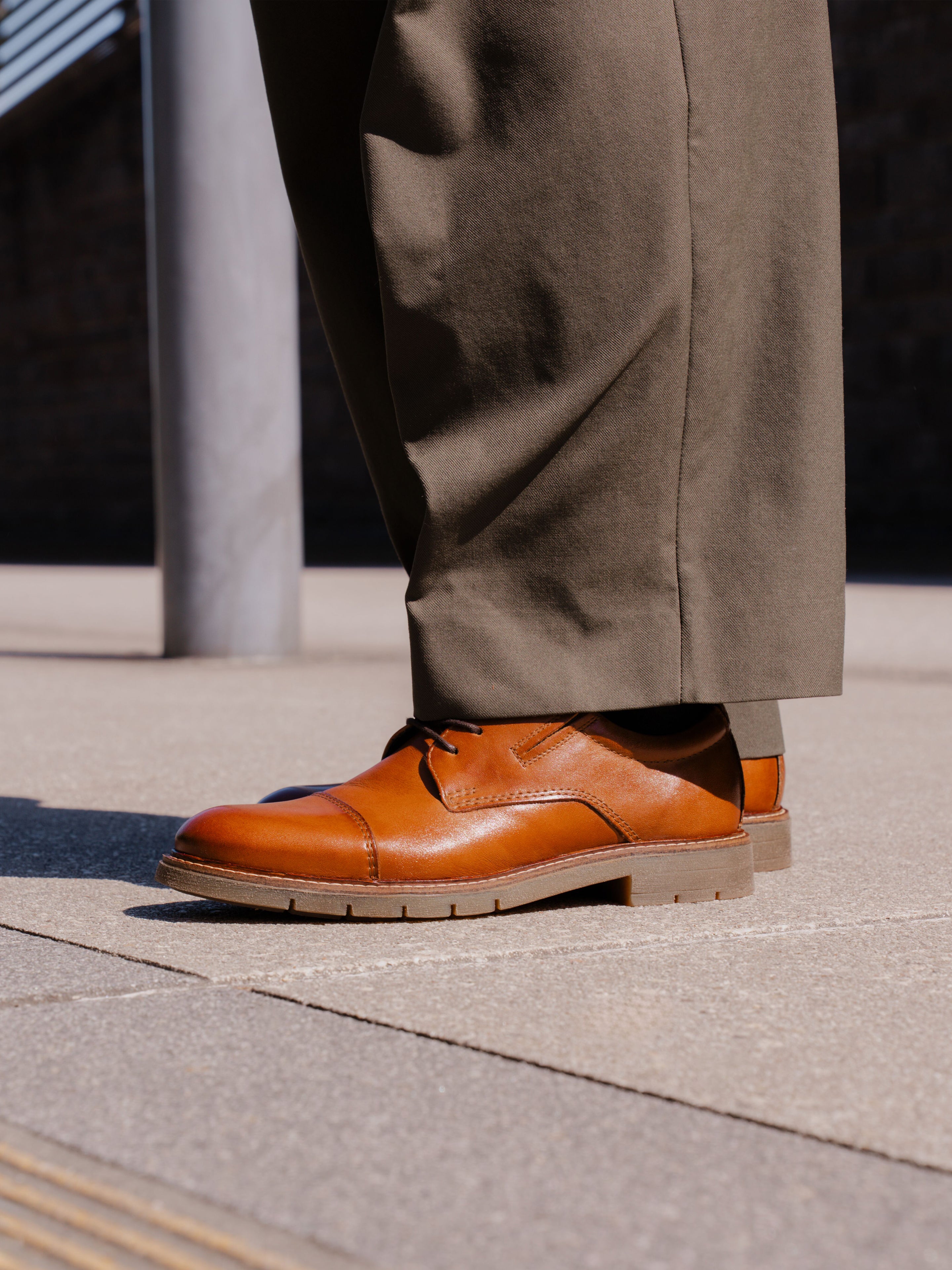 LEDER SCHNÜRSCHUH COGNAC